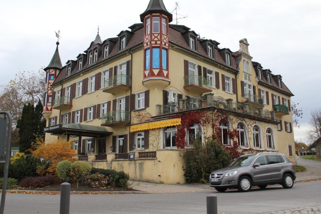 Am Schloss *